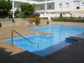 Piscina edificio Miramar